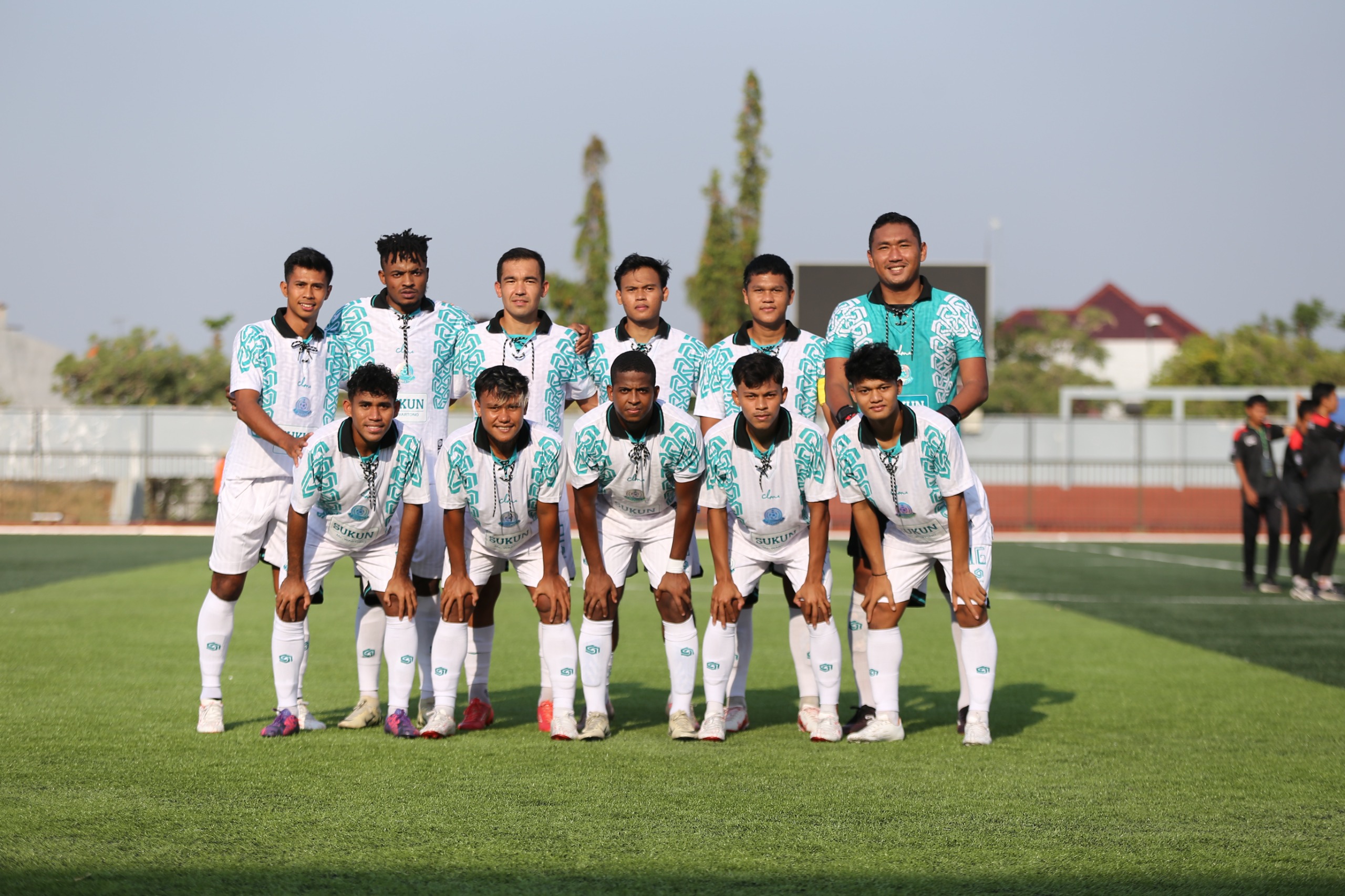 WAJAH BARU : Skuad utama Persipa Pati dalam laga uji coba melawan PSIS Semarang, Sabtu (31/8) di Stadion Joyokusumo. (PERSIPA PATI UNTUK RADAR PATI)