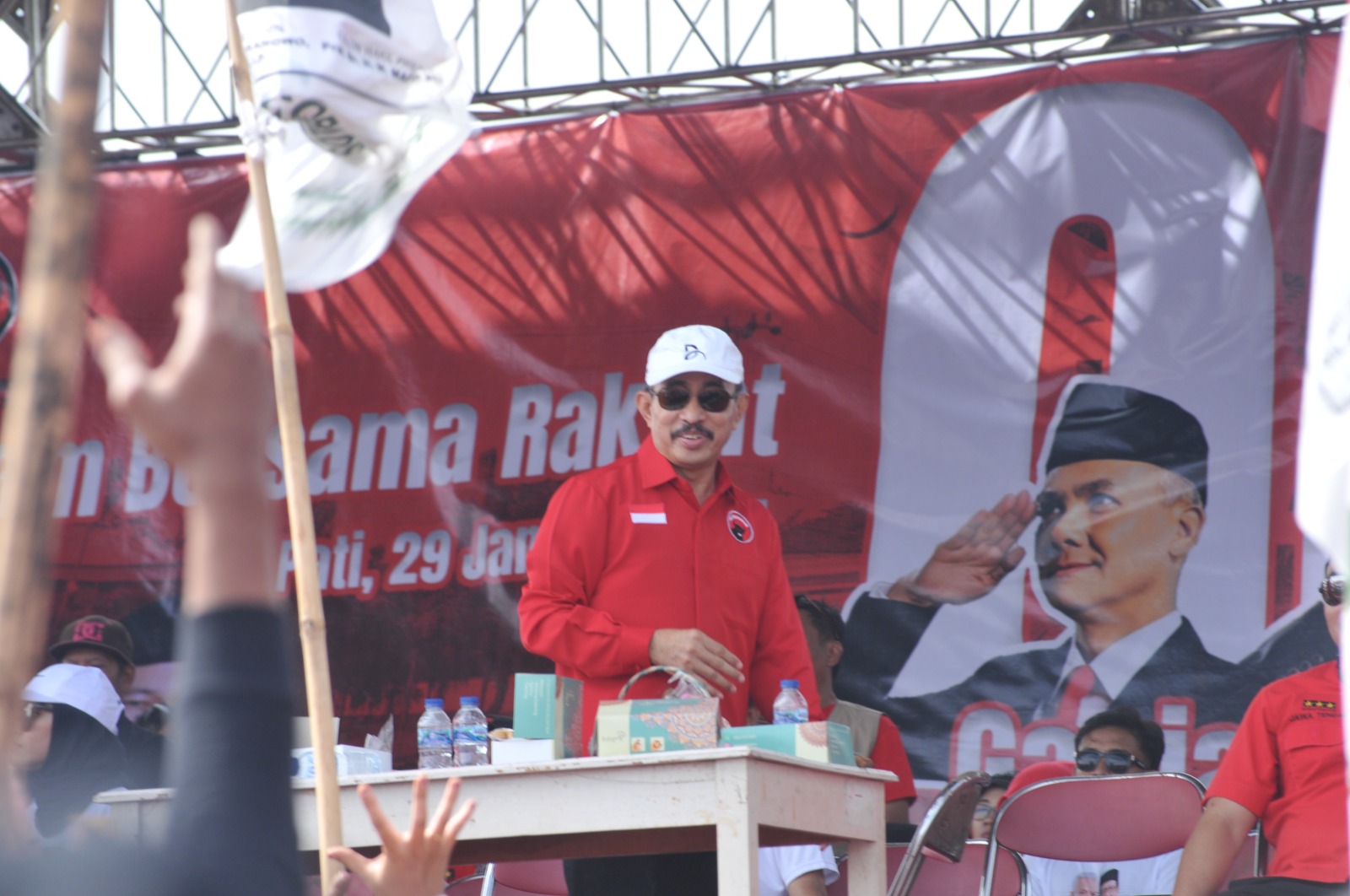 TOTAL : Mantan Bupati Pati Haryanto siap mengerahkan relawannya untuk kemenangan Wahyu - Suharyono di Pilkada Pati 2024. (ACHMAD ULIL ALBAB/RADAR PATI)