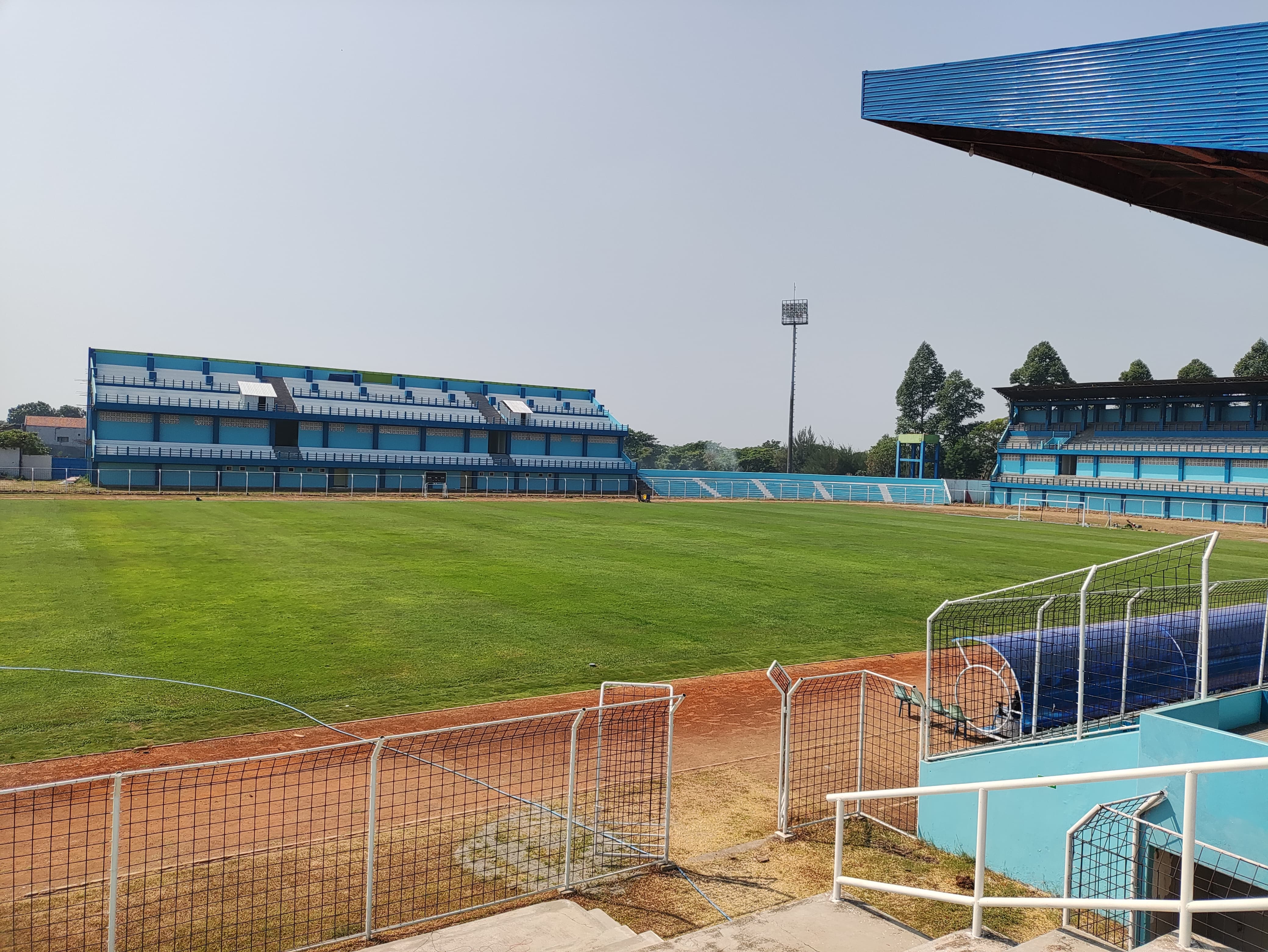 BERBENAH TOTAL: Kondisi Stadion Wergu Wetan jelang Liga 2 digulirkan. GALIH ERLAMBANG W/ RADAR PATI