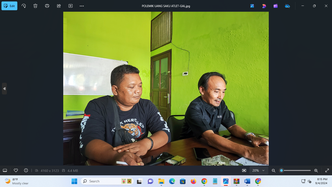 ADA SALAH PAHAM: Ketua KONI Kudus Sulistiyanto memberikan penjelasan terkait polemic uang saku atlet. (GALIH ERLAMBANG W/ RADAR PATI)