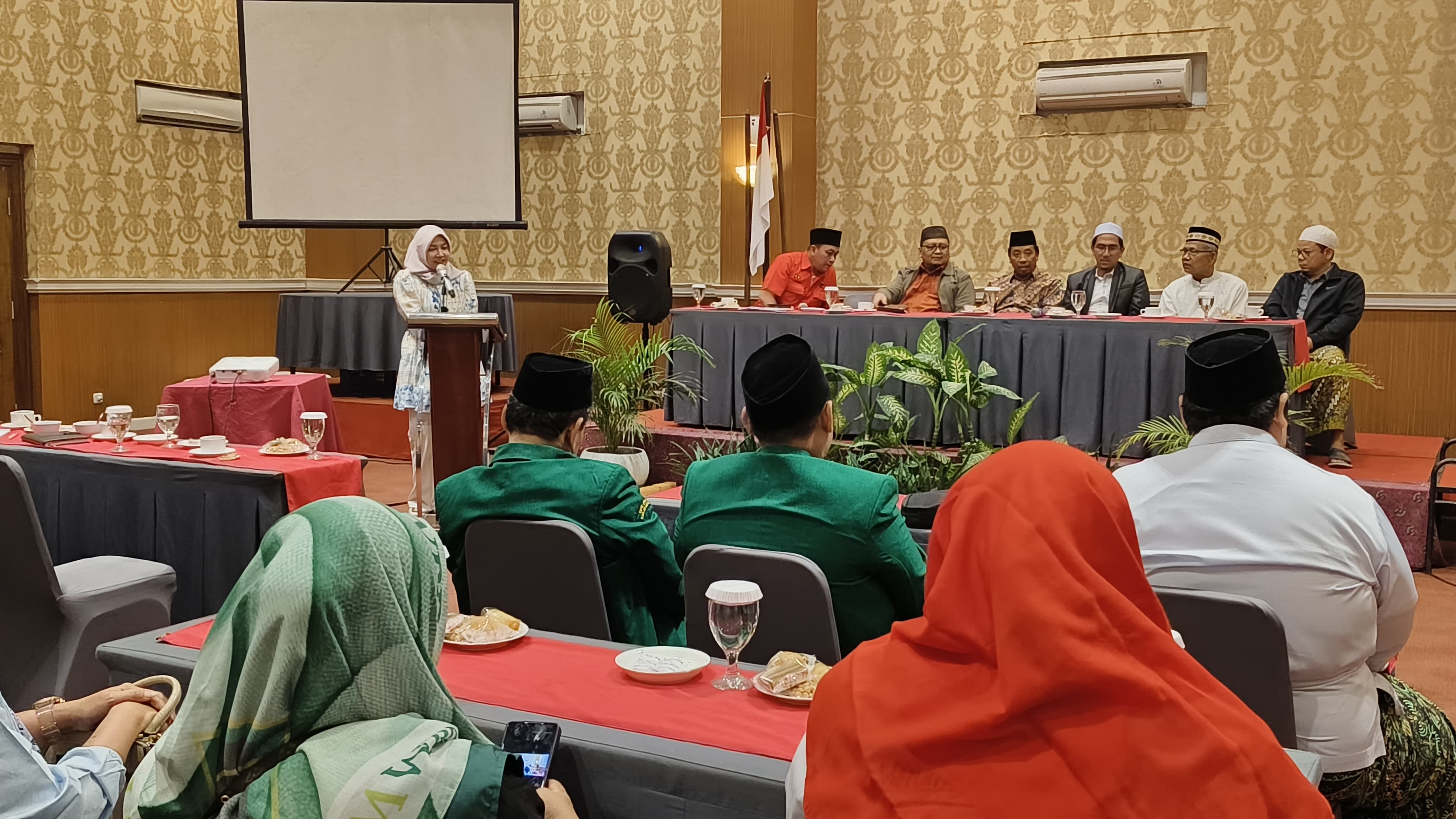 GAS POL : Konsolidasi tim Vivit - Umam untuk pemenangan Pilkada Rembang 2024. (VACHRY R/RADAR KUDUS)