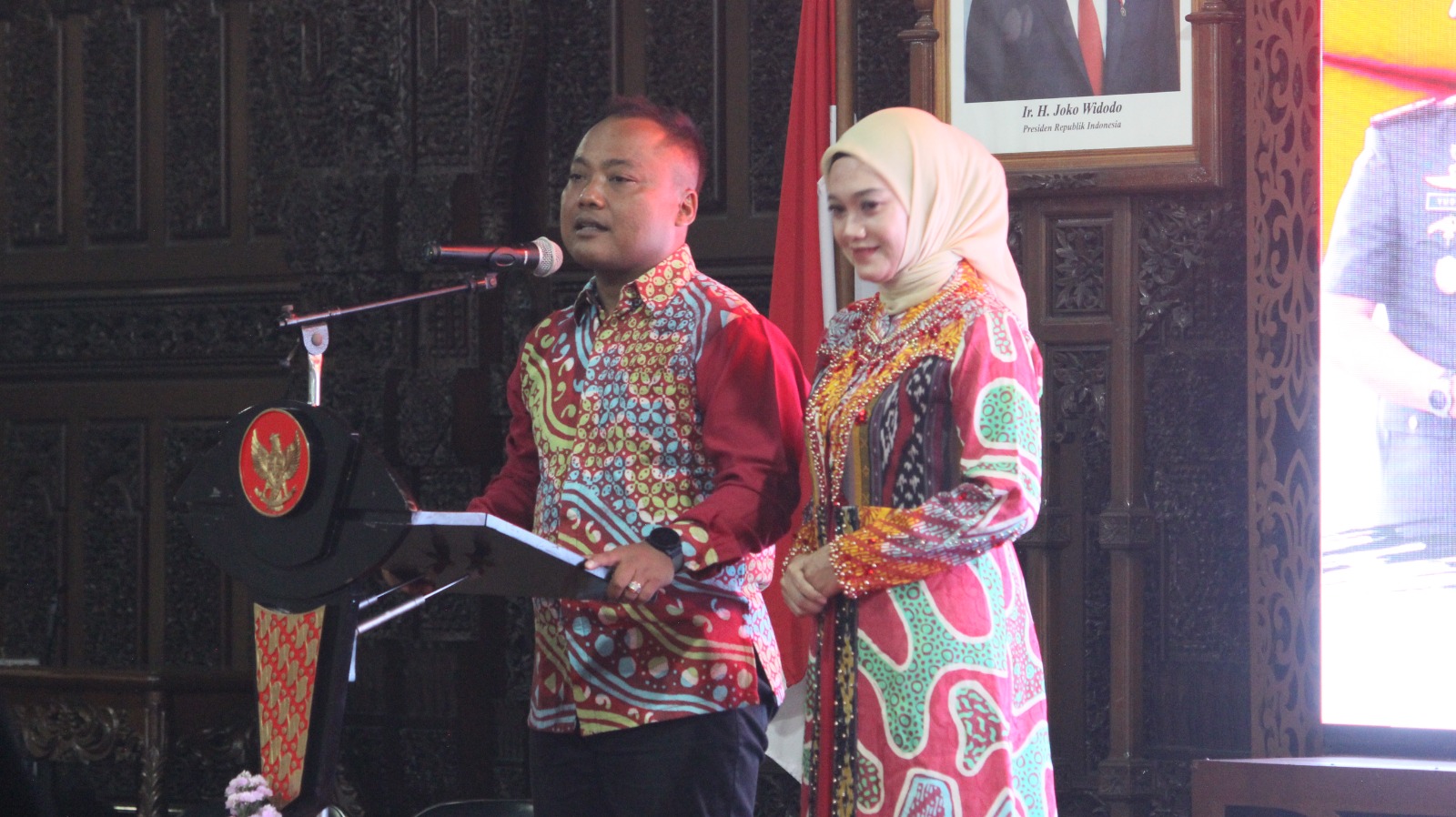 PERPISAHAN: Letkol Inf Andreas Yudhi Wibowo berpamitan dengan jajaran pemerintah Kudus dan masyarakat di Pendapa Bupati Kudus pada Selasa (10/9) lalu. (SEKARWATI / RADAR PATI)