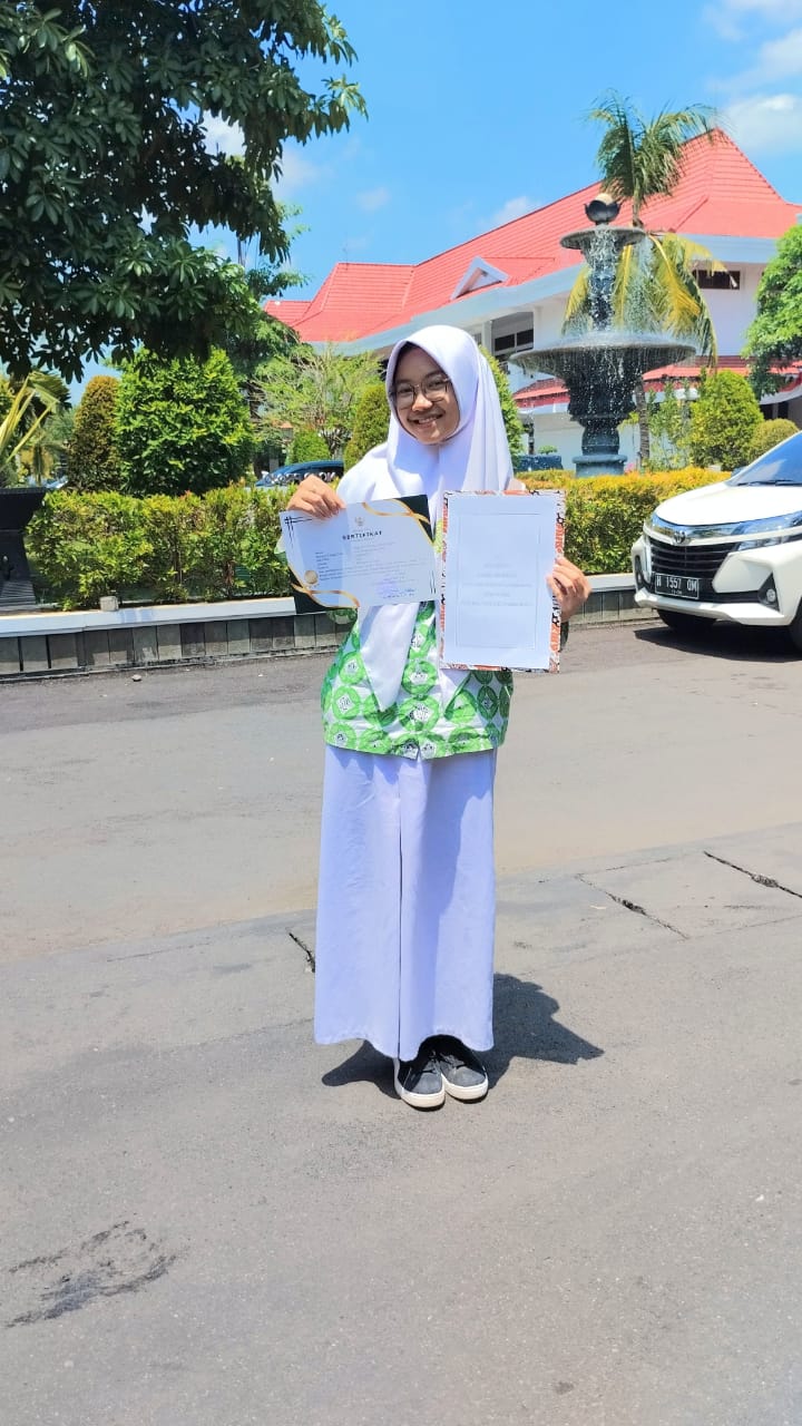 SOSOK : Tsalisa Chulaili Sahri Nova siswi kelas XII MA Salafiyah Kajen Pati yang berprestasi. (DOKUMEN PRIBADI)