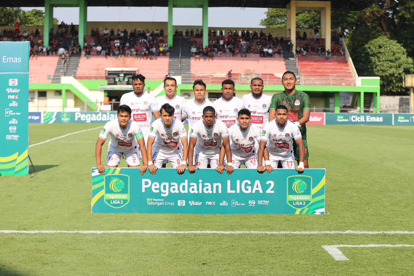 AYO BISA : Pemain Persipa Pati berfoto bersama saat melakoni laga away melawan Persekat Tegal. (PERSIPA PATI UNTUK RADAR PATI)