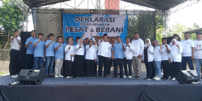 KOMPAK : Jajaran pengusaha di Kabupaten Blora deklarasi menangkan Ahmad Luthfi-Taj Yasin dan Arief Rohman-Sri Setyorini. (EKO SANTOSO/RADARPATI.ID)