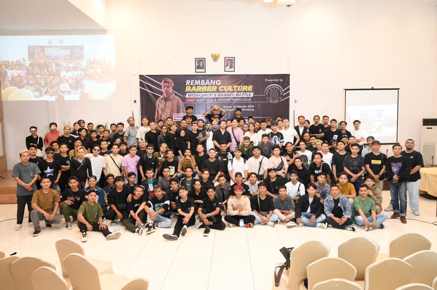 ANTUSIAS: Peserta workshop dan barber battle berfoto bersama saat dilaksanakan acara Rembang Barber Culture baru-baru ini
