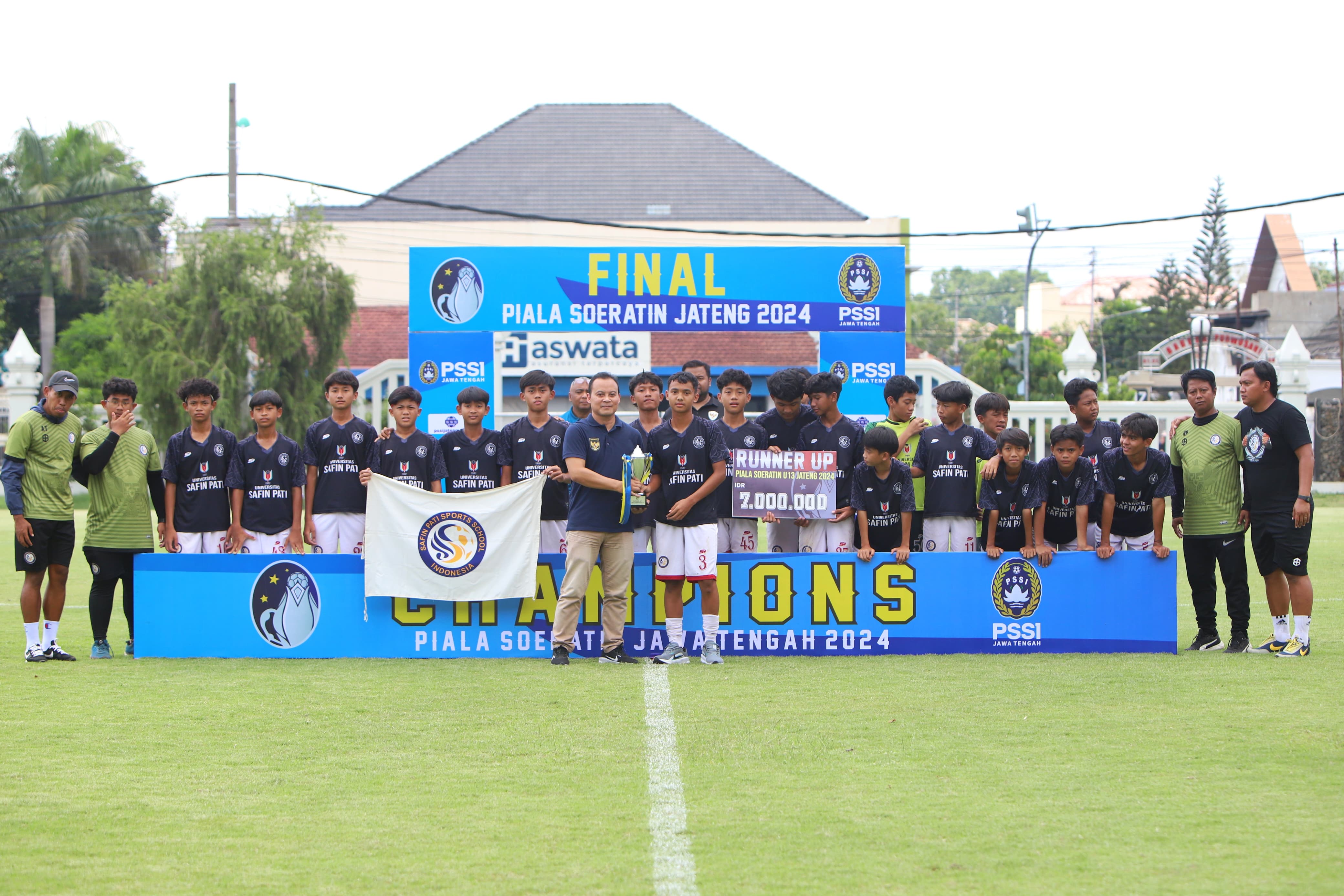 Tim Safin Pati U - 13 harus puas dengan posisi runner - up usai kalah tipis atas Terang Bangsa Semarang di ajang Piala Soeratin Jawa Tengah 2024. (DOK SAFIN PATI)