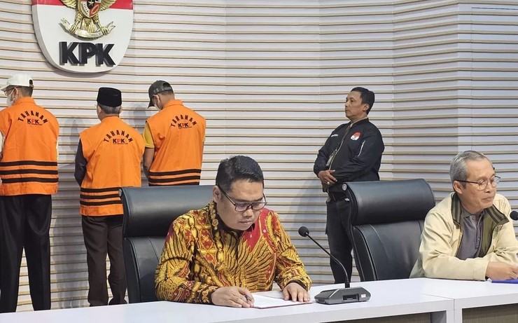 ROMPI OREN: Rohidin Mersyah, Gubernur Bengkulu ditetapkan sebagai tersangka dalam kasus korupsi jelang Pilkada 2024 pada Rabu (27/11).