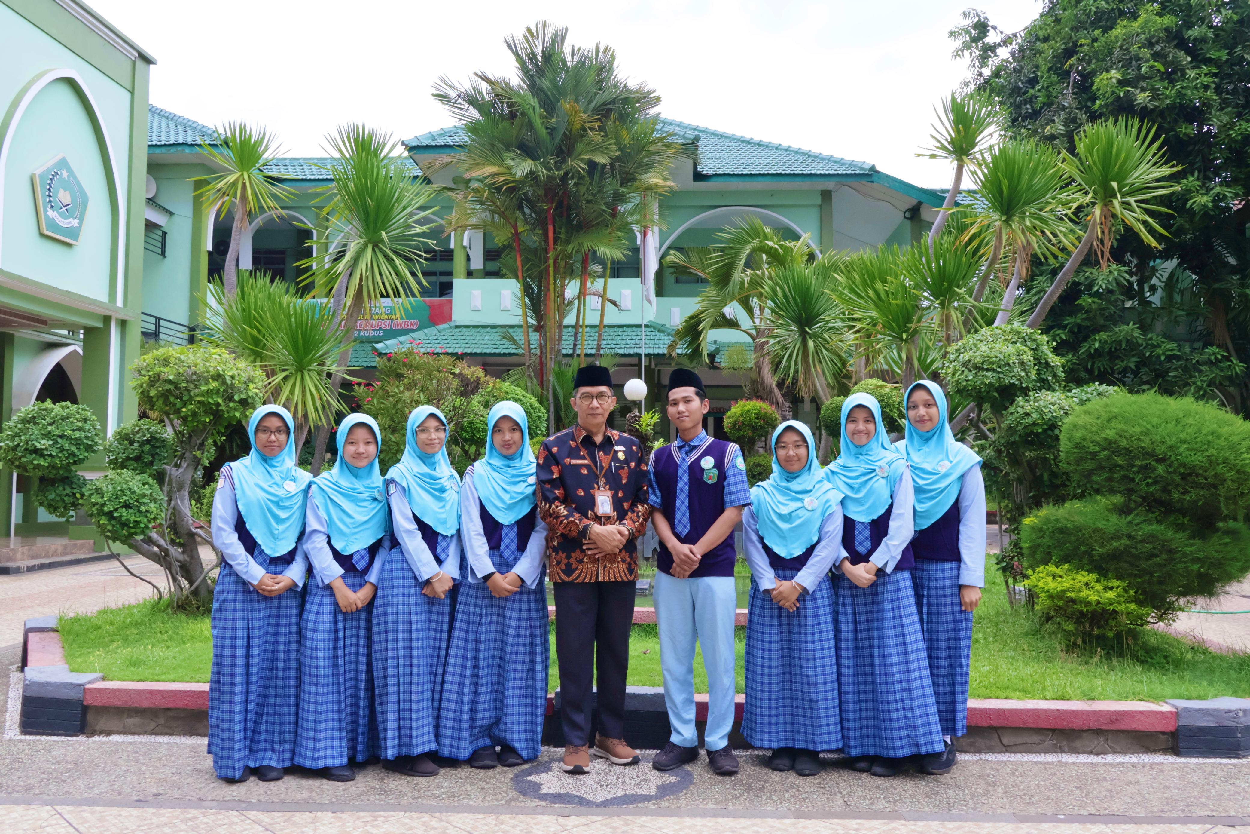 Tim riset MAN 2 Kudus.
