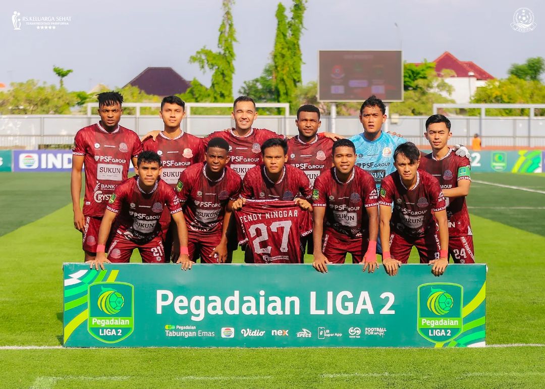 Pemain Persipa Pati saat mengenakan jersey kandang mereka di Liga 2 musim ini. (PERSIPA PATI UNTUK RADAR KUDUS)