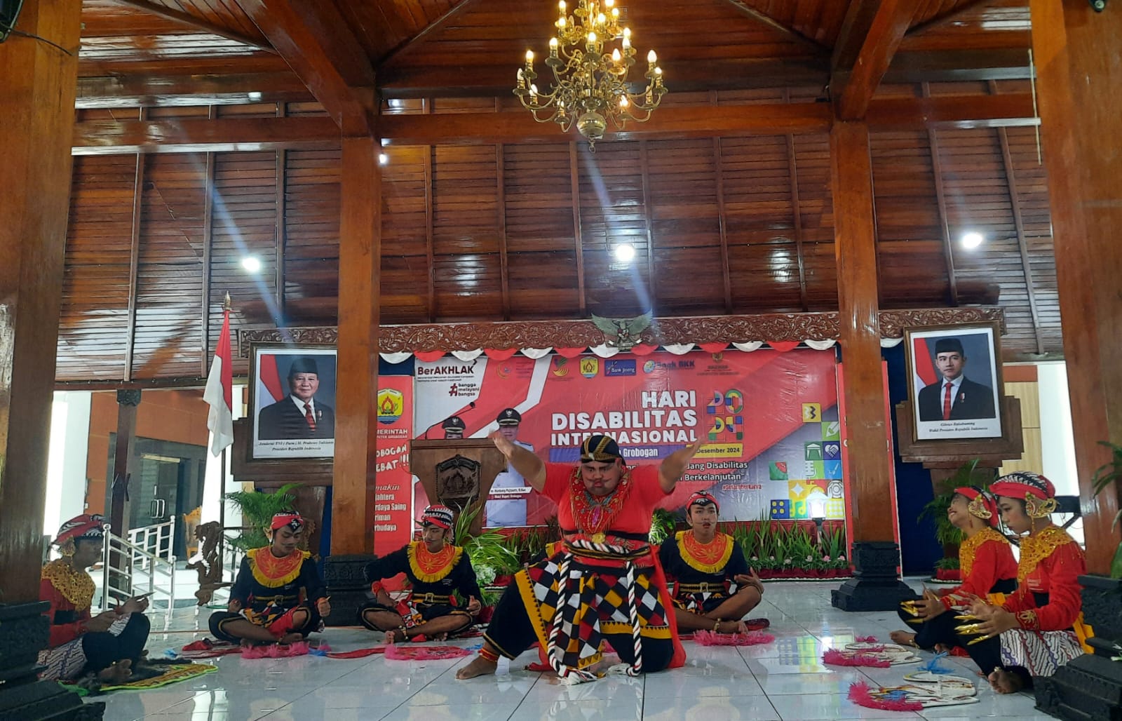 SERU: Salah satu penampikan ciamik dari siswa penyandang disabilitas di HDI.