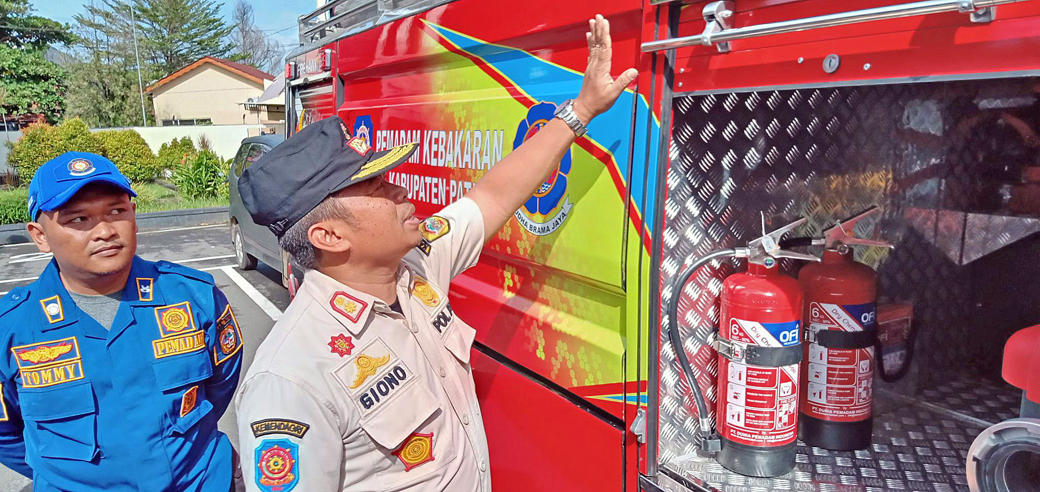 TINGKATKAN LAYANAN: Penambahan armada baru mobil pemadam kebakaran diharapkan meningkatkan kualitas pelayanan darurat kebakaran. (ACHMAD ULIL ALBAB/RADAR PATI)