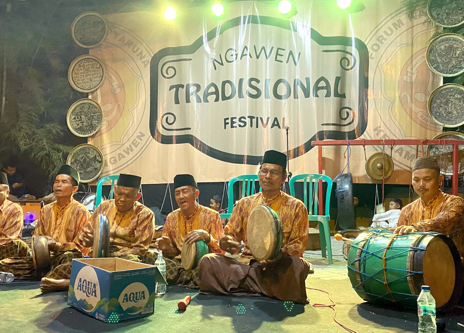NGURI-URI BUDAYA: Kesenian Jedoran Desa Talokwohmojo, Kecamatan Ngawen, Blora, saat pentas di Ngawen Tradisional Festival 2024 lalu. (MUDARIS UNTUK RADAR KUDUS)