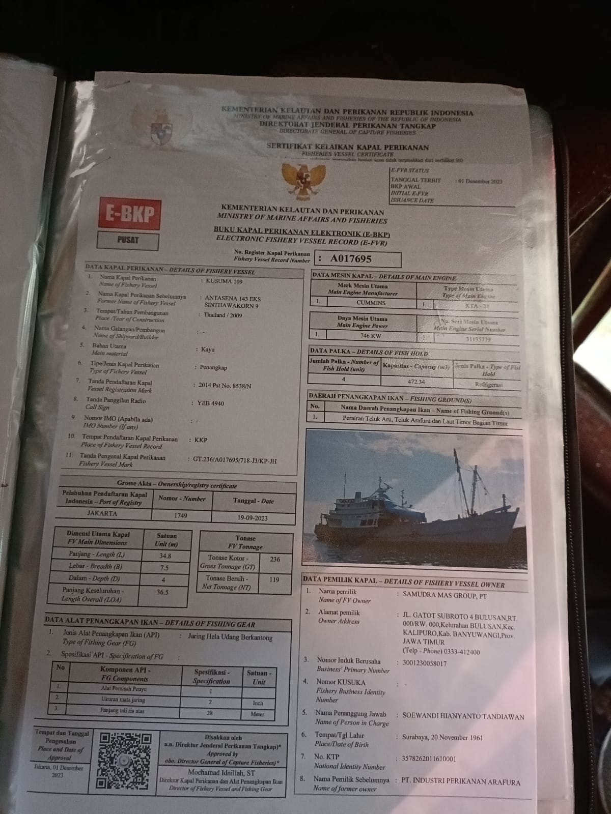 Dokumen dari kapal trawl yang ditangkap sejumlah kapal dari Juwana.