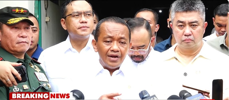 Menteri ESDM Bahlil Lahadalia saat sesi wawancara usai meninjau Pangkalan LPG Budi Setiawan, Agen PT Agung Palito di Tangerang. (DOK RADAR PATI)