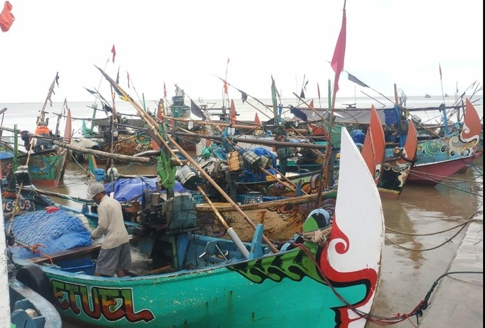 DISANDARKAN: Kapal parkir di Pelabuhan Juwana belum lama ini.