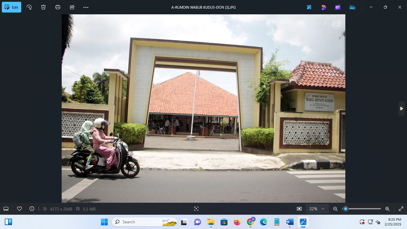 RUMDIN KOSONG: Wakil Bupati Kudus Bellinda Putri Sabrina Birton berencana tidak akan menempati rumah dinas di Jalan Diponegoro tersebut.  (DONNY SETYAWAN/ RADAR PATI)