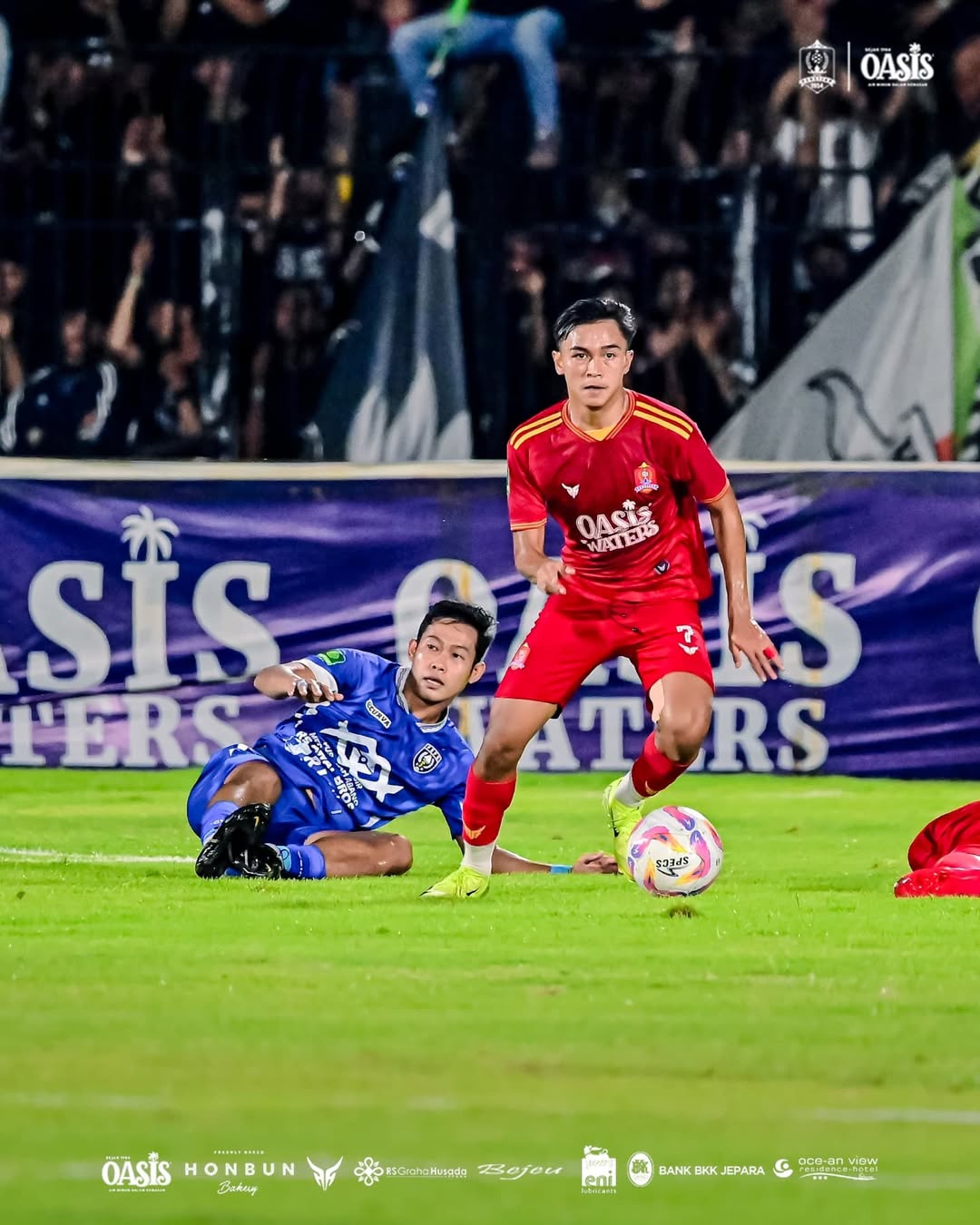 MENANG :  Persijap Jepara menang 1-0 lawan PSPS Pekanbaru di Stadion Gelora Bumi Kartini Jepara, Selasa (25/2) malam.