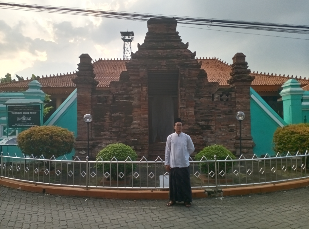 PENINGGALAN: Gapura peninggalan Arya Penangsang yang masih berdiri kokoh di masjid Masjid Jami