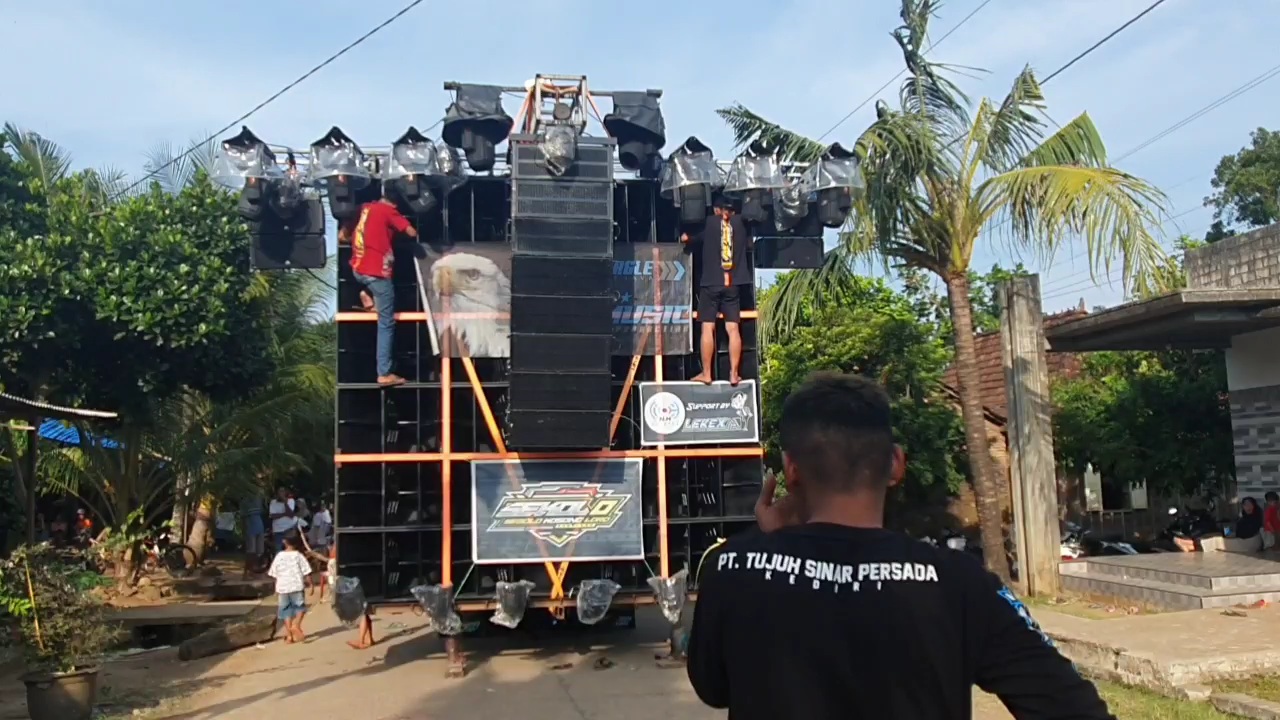 Kegiatan karnaval yang menggunakan sound horeg beberapa waktu yang lalu. (DOK RADAR PATI)