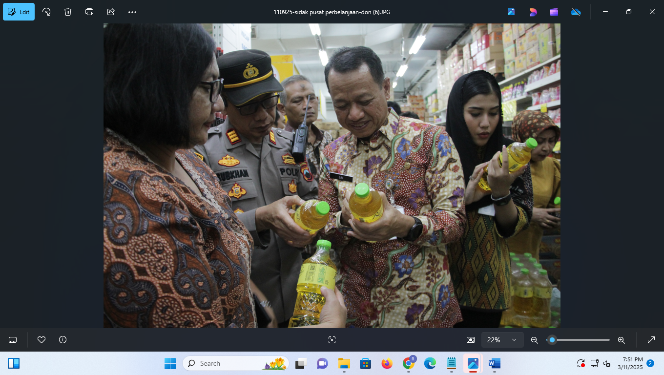 Polres dan Pemkab Kudus mengecek produk minyak goreng Minyakita.