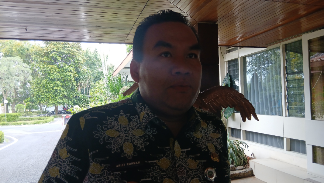 OPTIMIS: Bupati Blora Arief Rohman Targetkan Izin Perpanjangan Sumur Minyak Tua Rampung Sebelum Lebaran (EKO SANTOSO/RADAR KUDUS)
