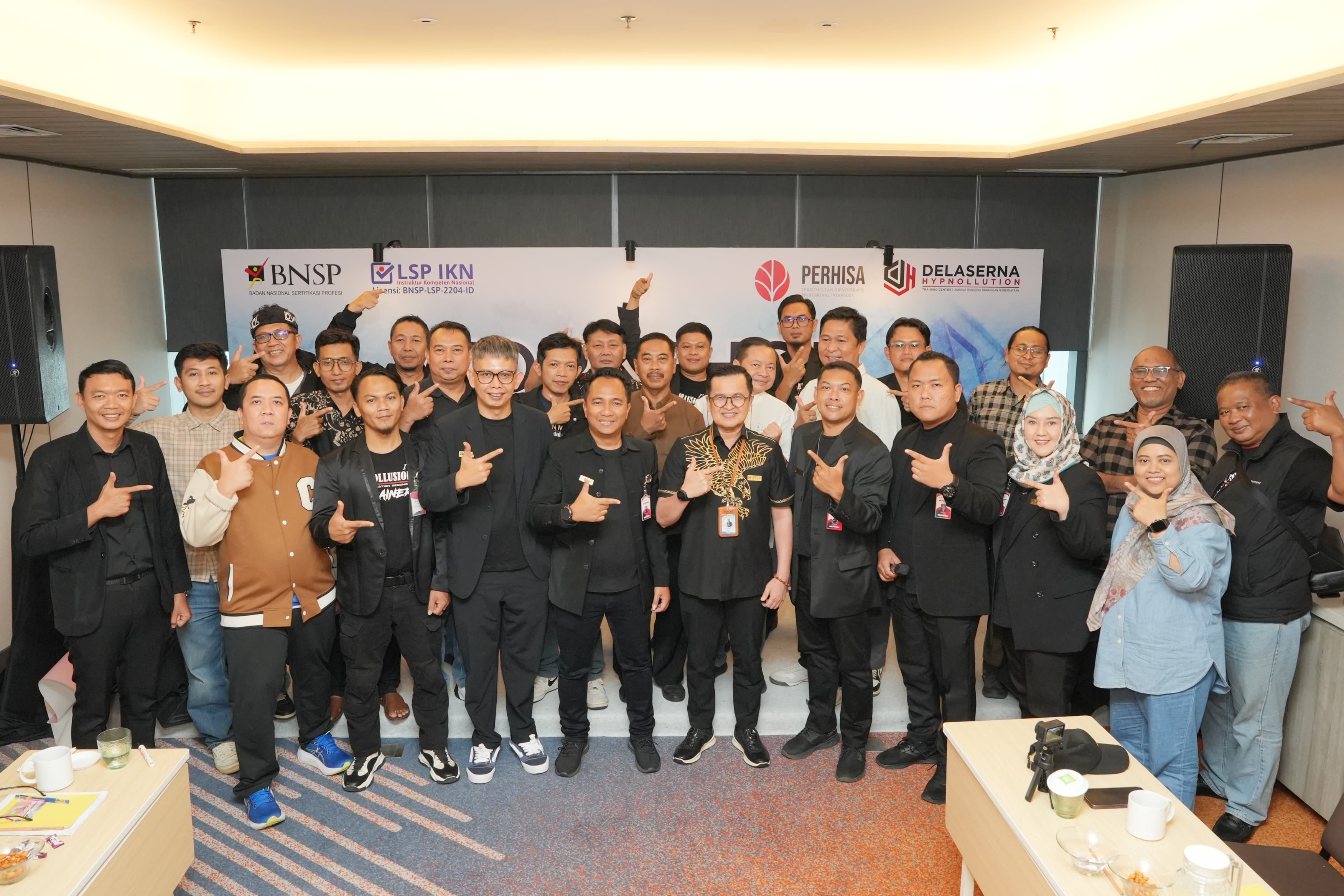 Workshop hipnotis halus Delaserna Hypnollution di Ibis Styles Tanah Abang Jakarta Pusat pada 27 April 2025 kemarin. (DOK RONI DELASERNA)