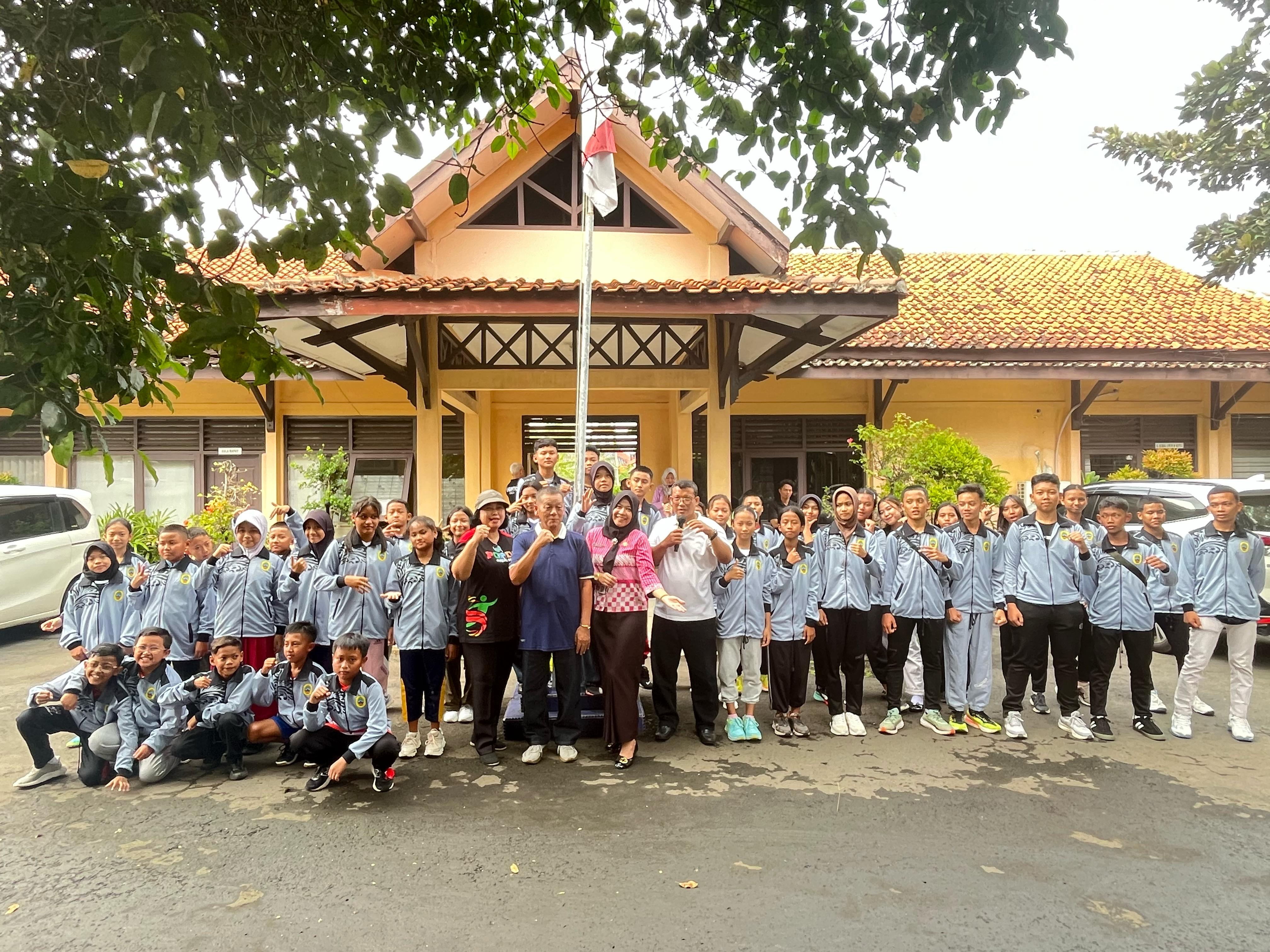 Pelepasan atlet Pati untuk mengikuti event Popda tingkat Jawa Tengah tahun 2025. (KONI PATI UNTUK RADAR KUDUS)