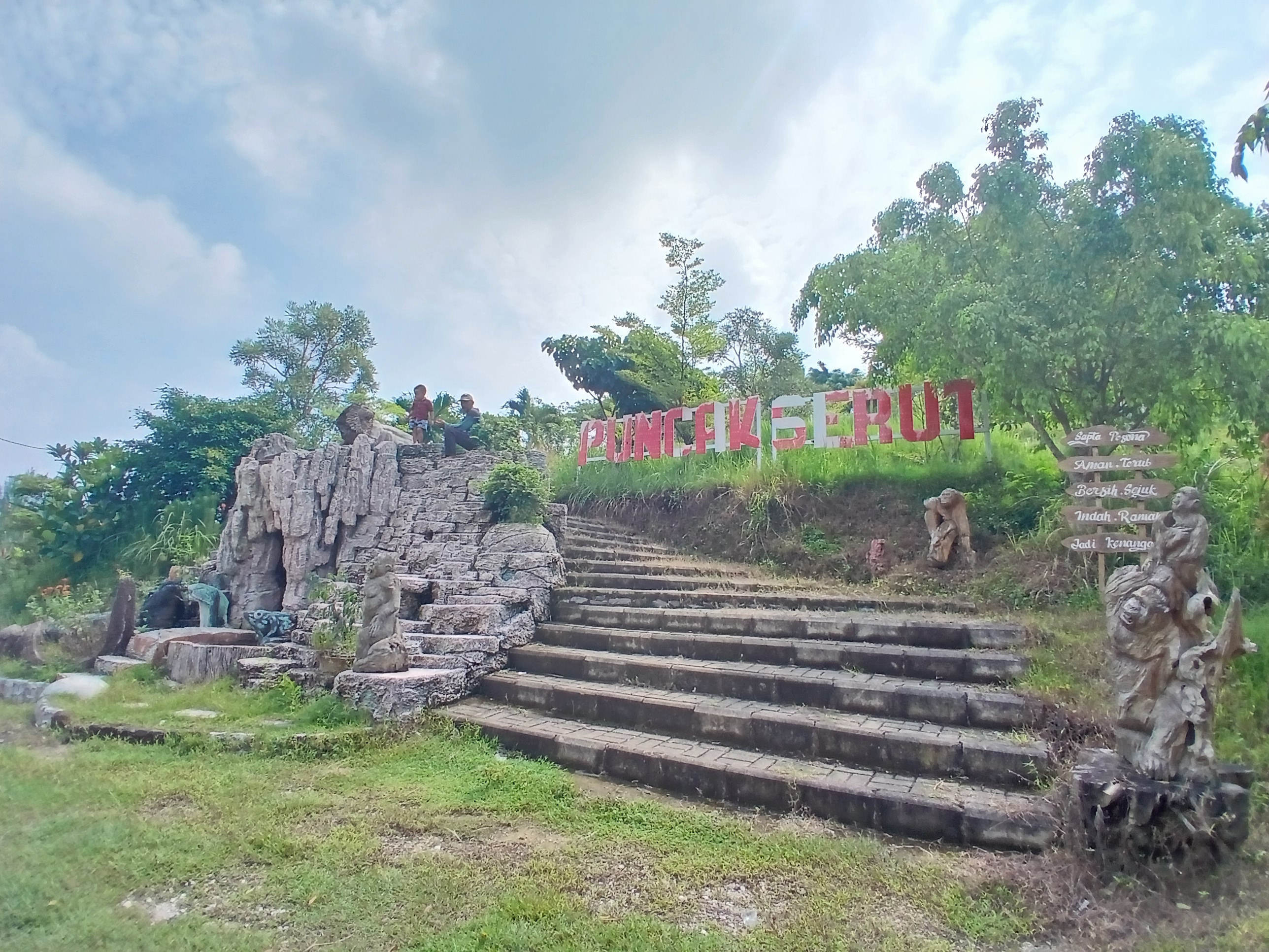KEREN: Pemandangan alam di wisata bukit serut yang berada di wilayah perbukitan.