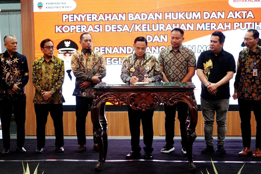 BAKAL MERIAH: Bupati Pati Sudewo Menandatangani MoU penyelenggaraan hari jadi ke &ndash; 702 Kabupaten Pati menggandeng artis nasional Vicky Prasetyo.