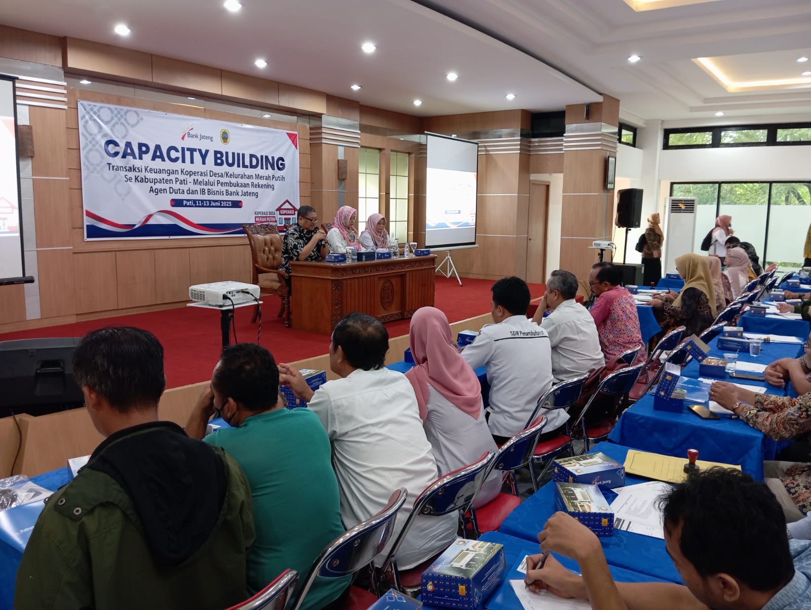 Pengurus koperasi desa merah putih mengikuti Capacity Building transaksi keuangan. (ACHMAD ULIL ALBAB/RADAR KUDUS)