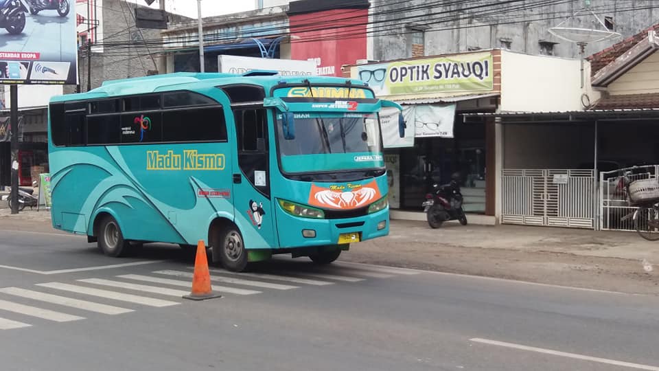 ARMADA: Bus AKAP Saat Melayani Rute Pelajanan Jepara-Tayu-Pati