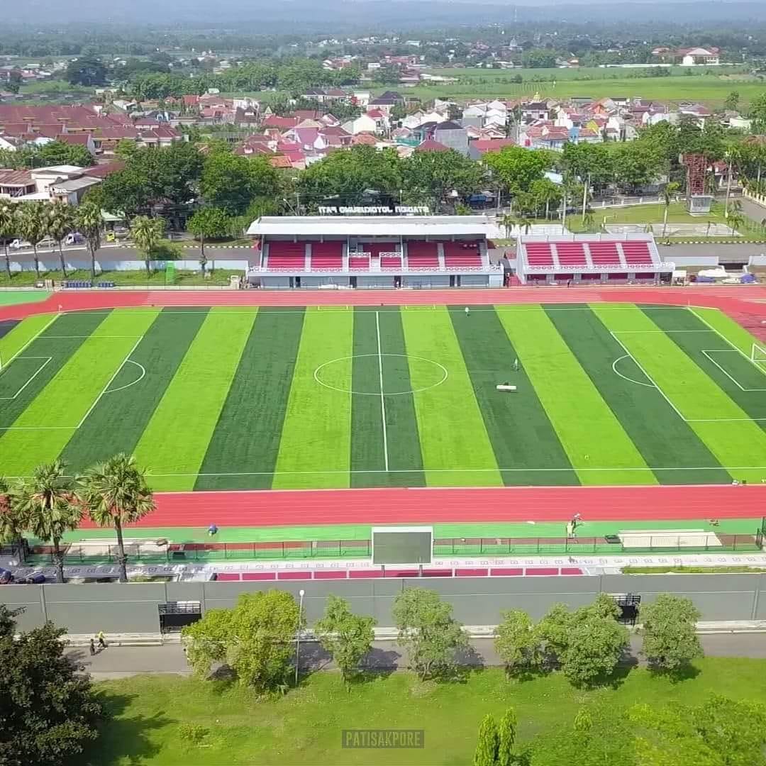Tampak Stadion Joyokusumo Pati dari atas saat ini kondisinya masih perlu pembenahan khususnya masalah tribun penonton. (FB PATISAKPORE)