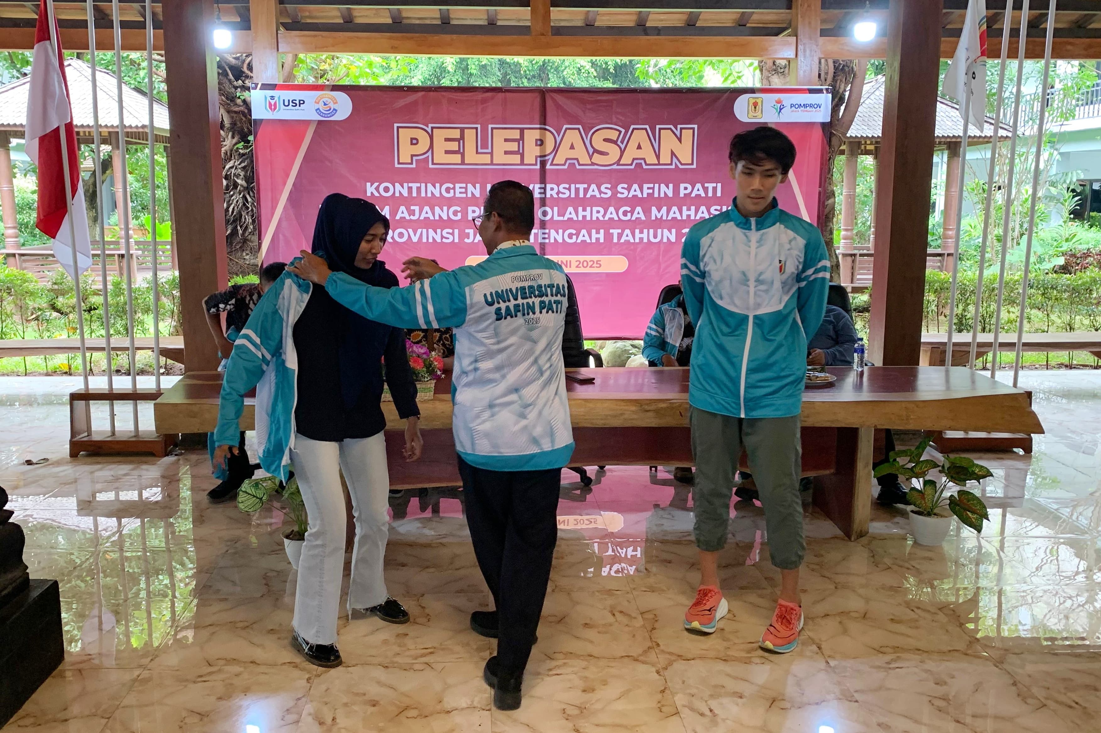 PELEPASAN : Kontingen Universitas Safin Pati Ikut Berpatisipasi Pomprov Jateng 2025