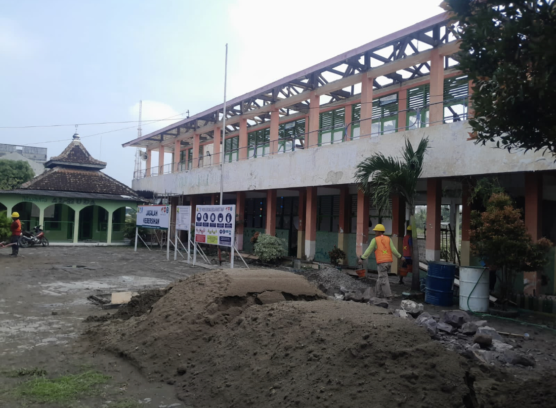 PROSES: Proses pembangunan sekolah rakyat di Blora dengan merehabilitasi eks Gedung SDN 4 Balun. FAJAR UNTUK RADARPATI.ID