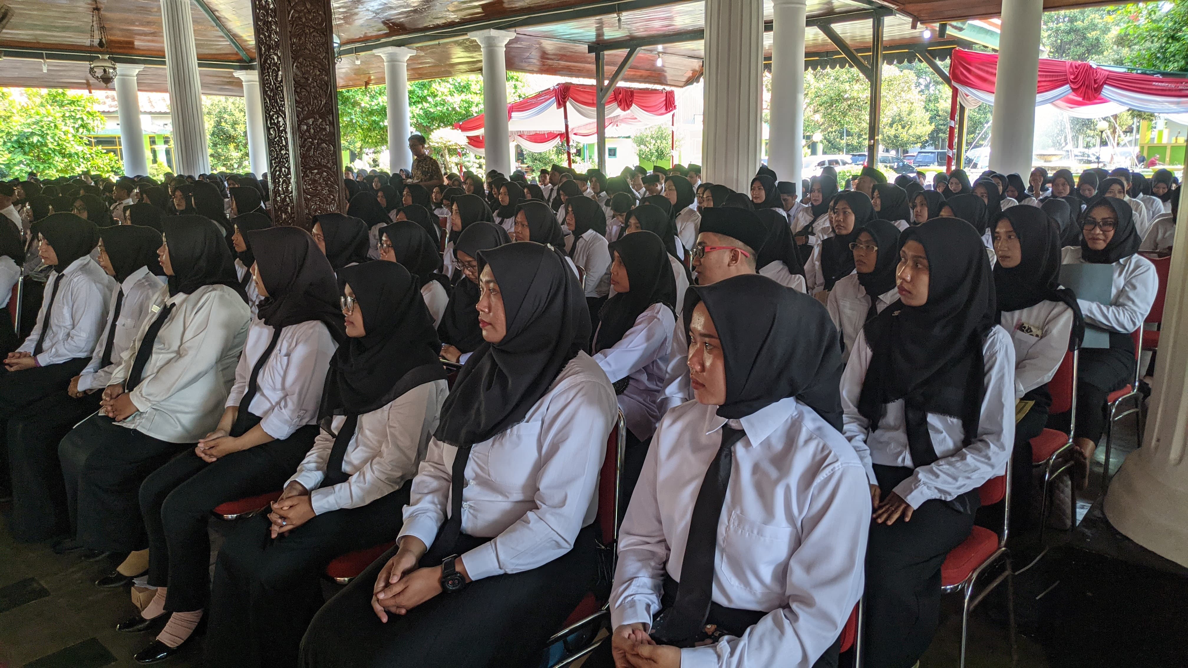 CALON PEGAWAI: Calon PPPK Yang Dinyatakan Lolos Tes Tahap I Direncanakan akan Menerima SK Awal Juli
