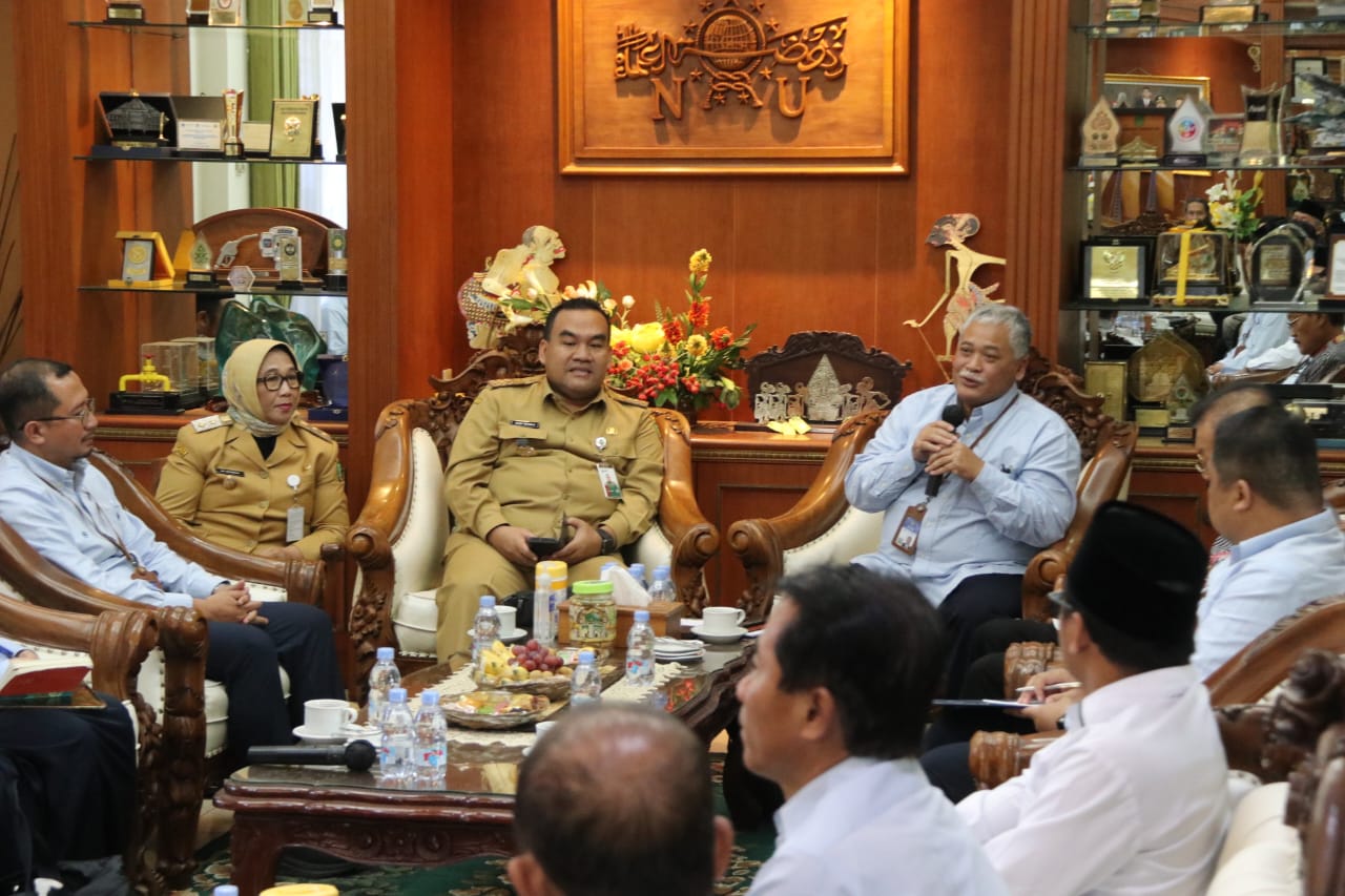 PEMBAHASAN: Bupati Blora menerima jajaran Civitas Akademika UNY untuk berdiskusi dengan perguruan tinggi swasta di Blora bertempat di rumah dinas Bupati Blora