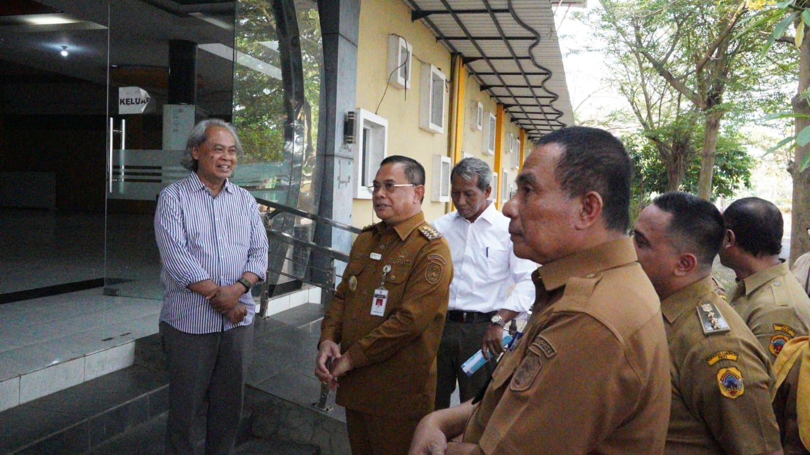 Bupati Pati Sudewo meninjau langsung Plaza Pragolo didampingi oleh dua arsitek dari Bandung dan Jakarta