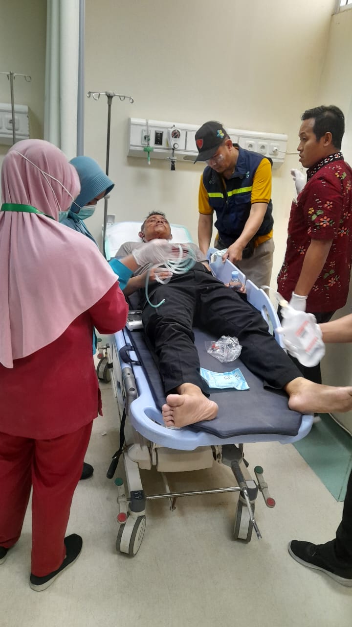 Kapolsek Kota Iptu Heru Purnomo mengalami banyak luka di bagian kepala.