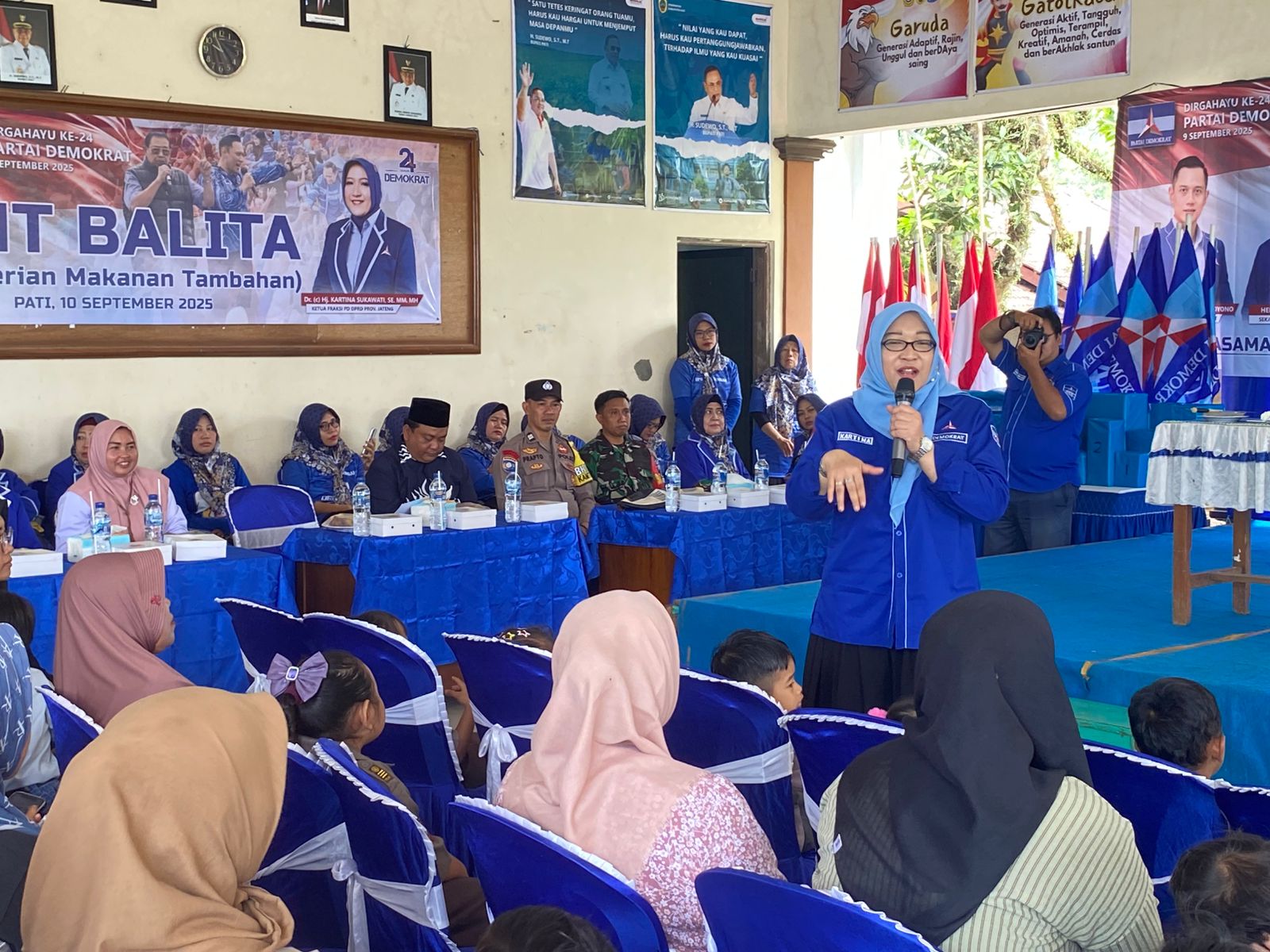 Ketua Fraksi Demokrat DPRD Jawa Tengah, Kartina Sukawati, menggelar kegiatan sosial berupa Pemberian Makanan Tambahan (PMT) bagi balita di Desa Ketanggan, Kecamatan Gembong, pada Rabu (10/9).