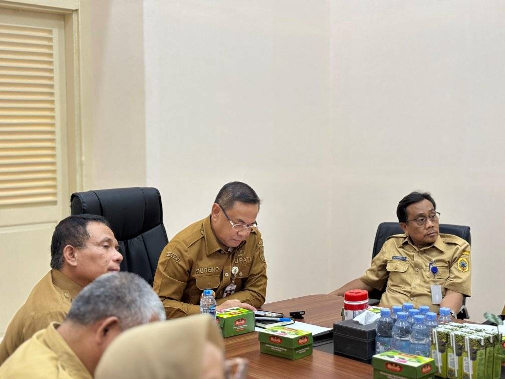 Bupati Pati Sudewo dalam rapat secara online dalam forum Apkasi. (HUMAS PATI)