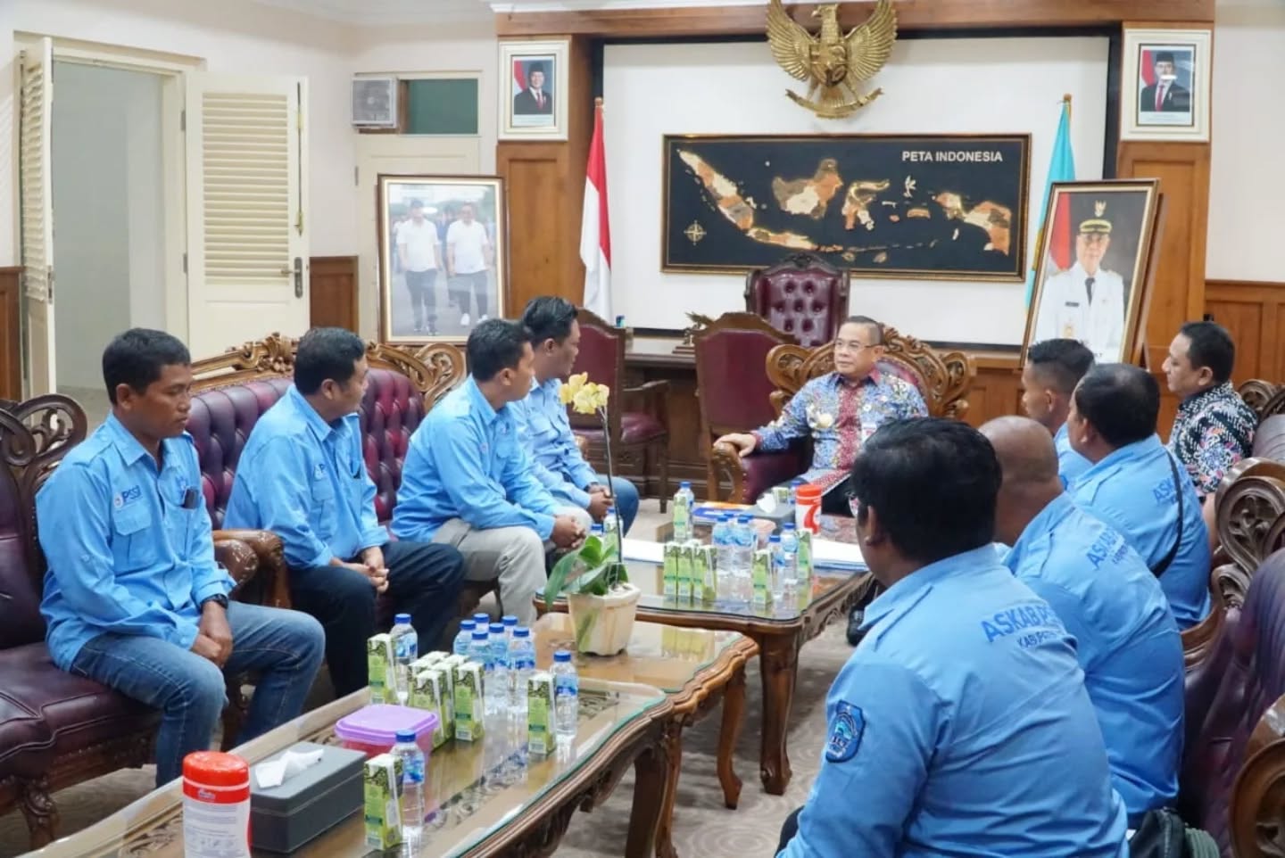 Bupati Pati Sudewo saat menerima kunjungan dari pengurus PSSI Pati di kantornya. (HUMAS PATI)