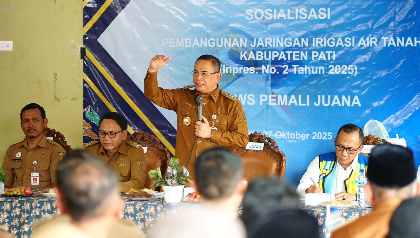Bupati Pati Sudewo saat kunjungan ke Kecamatan Dukuhseti terkait permasalahan pertanian. (HUMAS PATI)