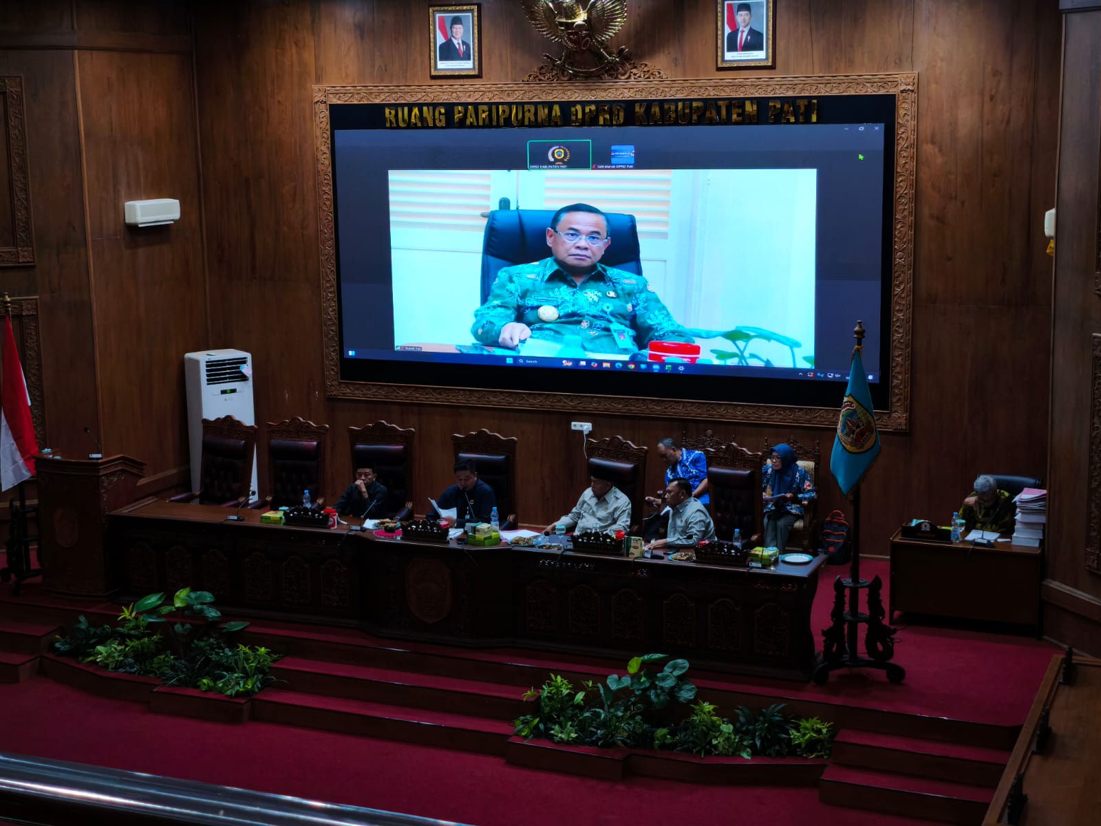 Fraksi-fraksi memberikan pandangan saat sidang paripurna hak angket DPRD Pati pada Jumat (31/10).