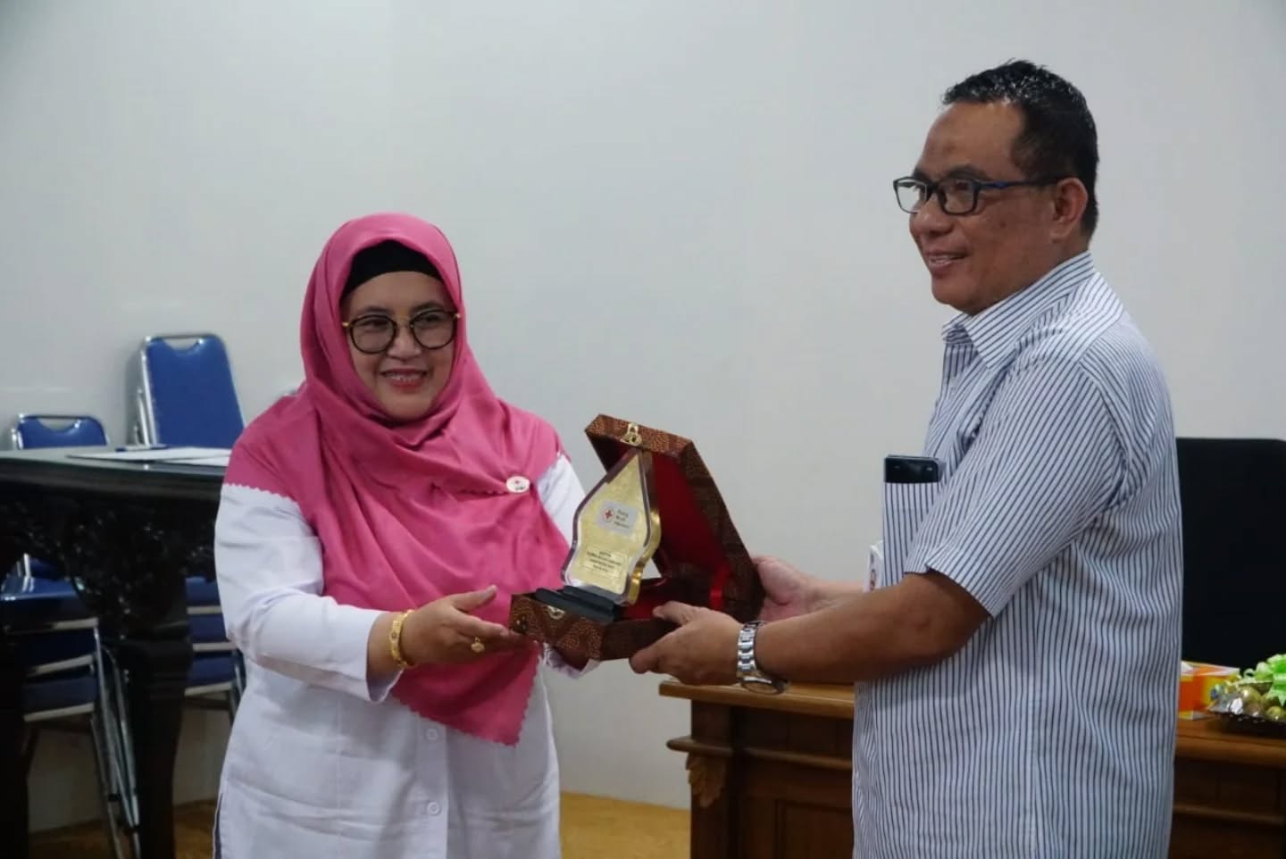 Ketua PMI Pati Atik Kusdarwati dalam acara penyerahan secara resmi Bulan Dana PMI Pati tahun 2025. (ACHMAD ULIL ALBAB/RADAR KUDUS)