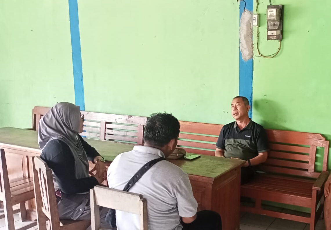 Perangkat Desa Plosorejo, Randublatung Kabupaten Blora diduga potong uang BPJS Tenagakerja warganya.