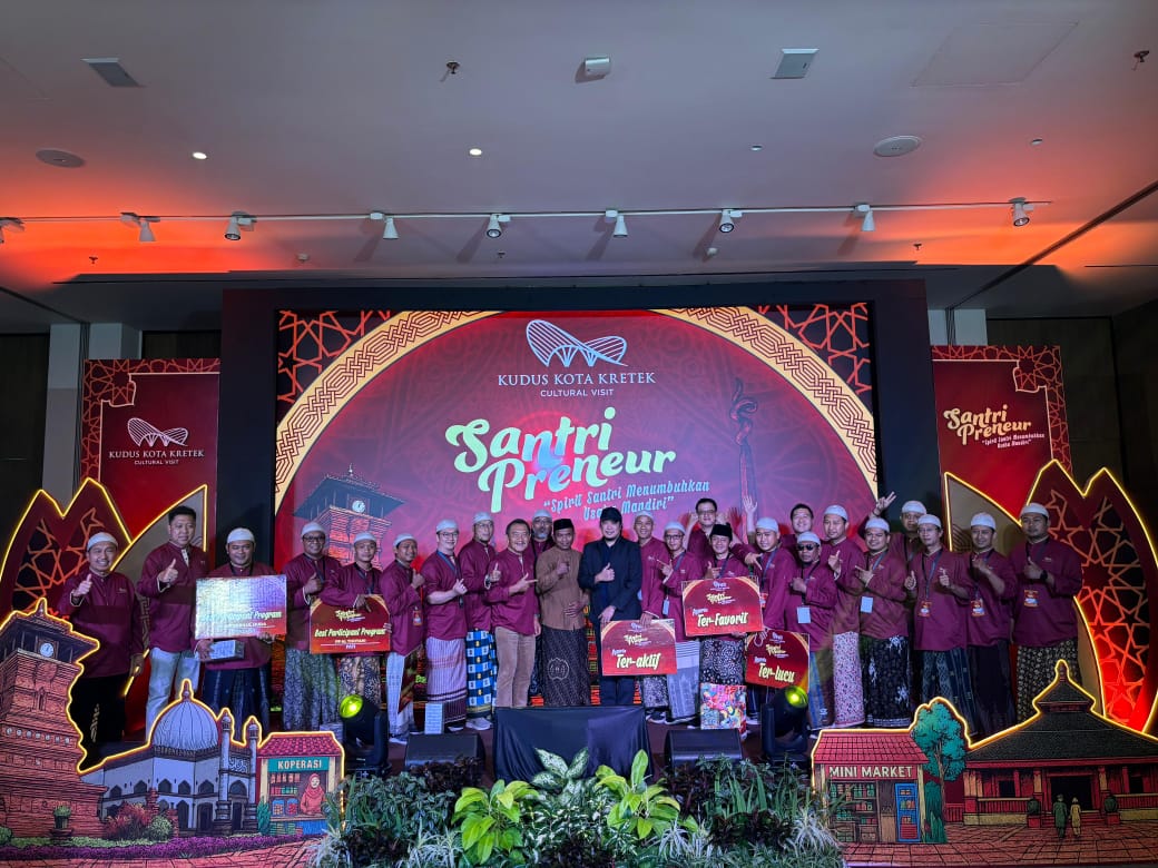 Kegiatan Santripreneur dihelat PT Djarum  dihadiri Sabrang Damar Panuluh alias Noe.