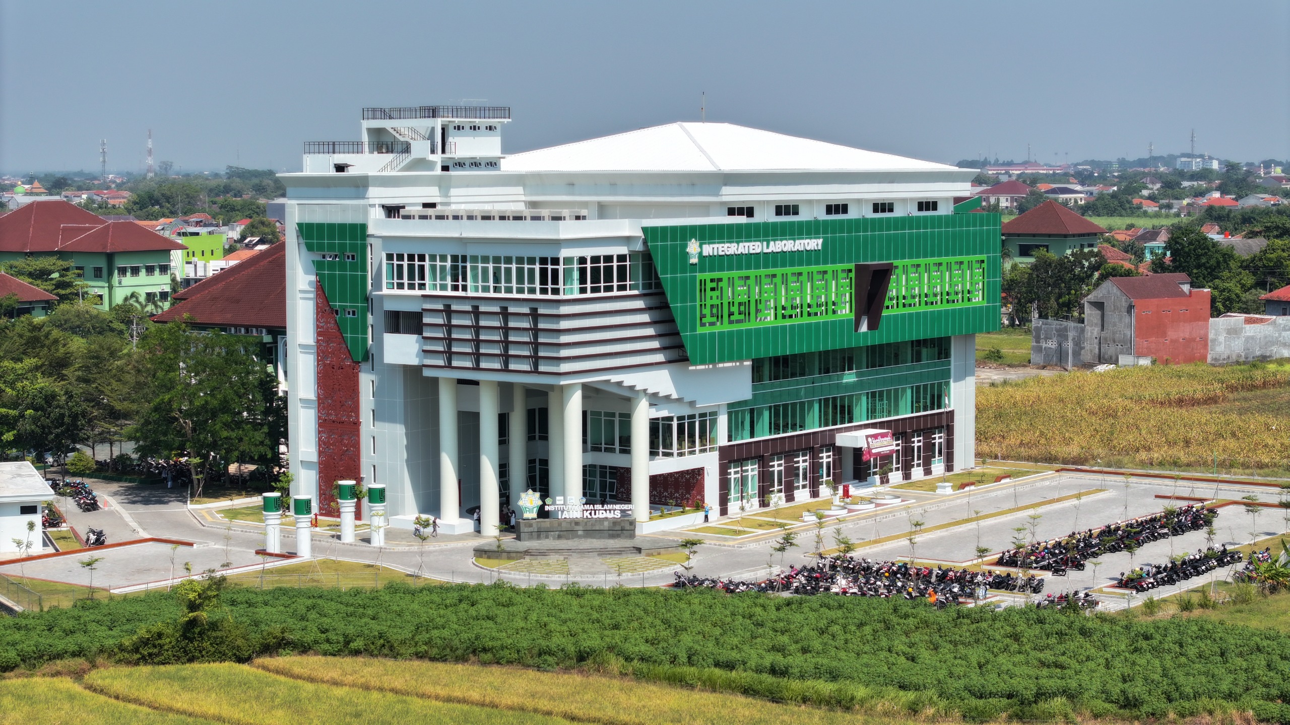 Gedung Laboratorium UIN Sunan Kudus.