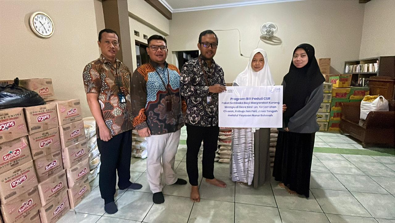 BRI menyalurkan sebanyak 500 paket sembako kepada masyarakat kurang mampu di Desa Sirahan, Kecamatan Cluwak, Kabupaten Pati, bekerja sama dengan Yayasan Nurur Rohmah.