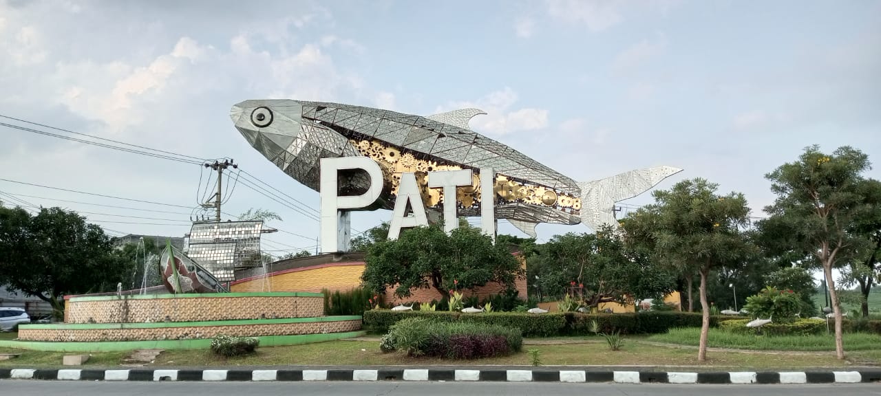 Tugu Bandeng salah satu ikon Kota Pati. (ACHMAD ULIL ALBAB/RADAR KUDUS)